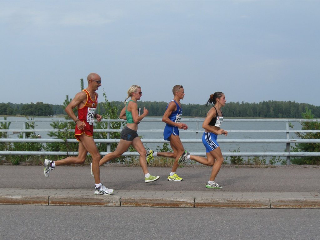 腰が落ちた後傾姿勢を直す方法 ランニングフォーム改造作戦 その14 自由すぎるオヤジ